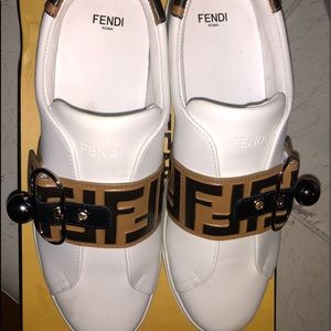 FENDI SNEAKERS